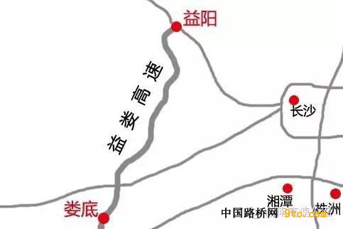 1月8日，益婁高速第18合同段開始路面底基層試驗(yàn)段的施工，正式進(jìn)入路面施工階段。