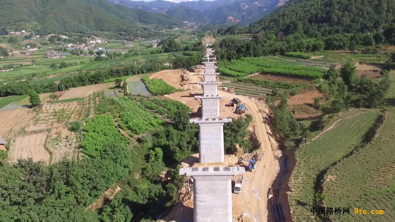 圖2、花馬河大橋