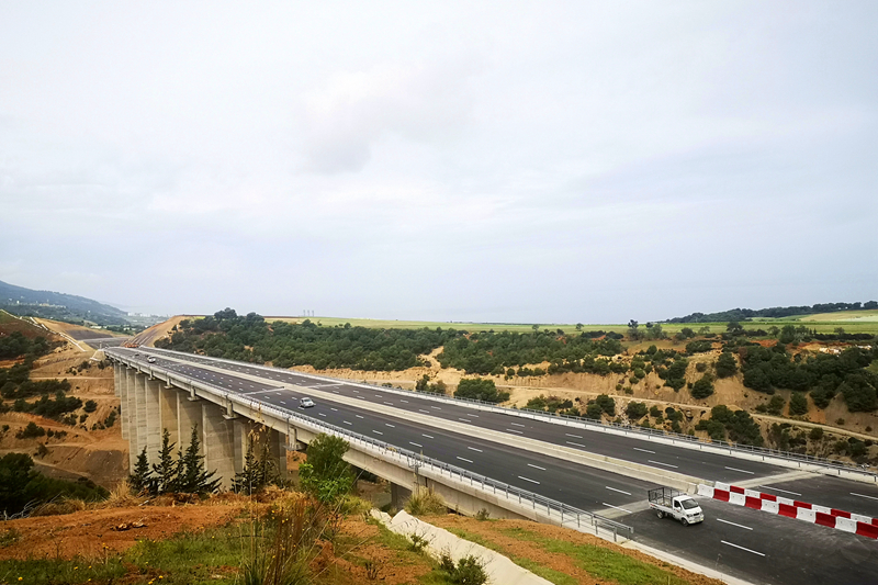 我司參建的阿爾及利亞CHERCHELL繞城高速公路項目獲評湖南省“2021年度對外投資及經濟合作典型項目”.jpg
